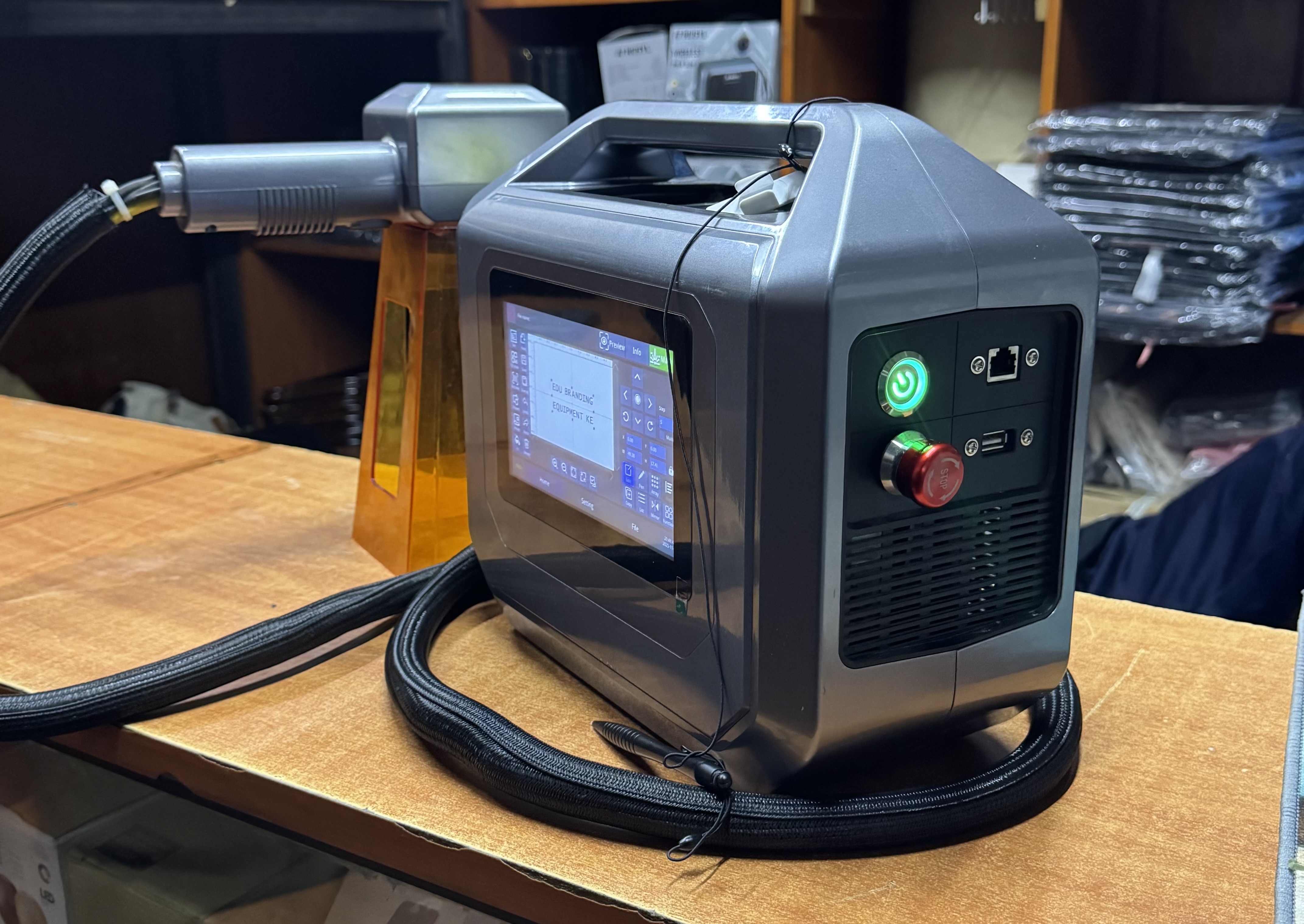 20 watts Portable Laser Marking/Engraving Machine with a inbuilt battery