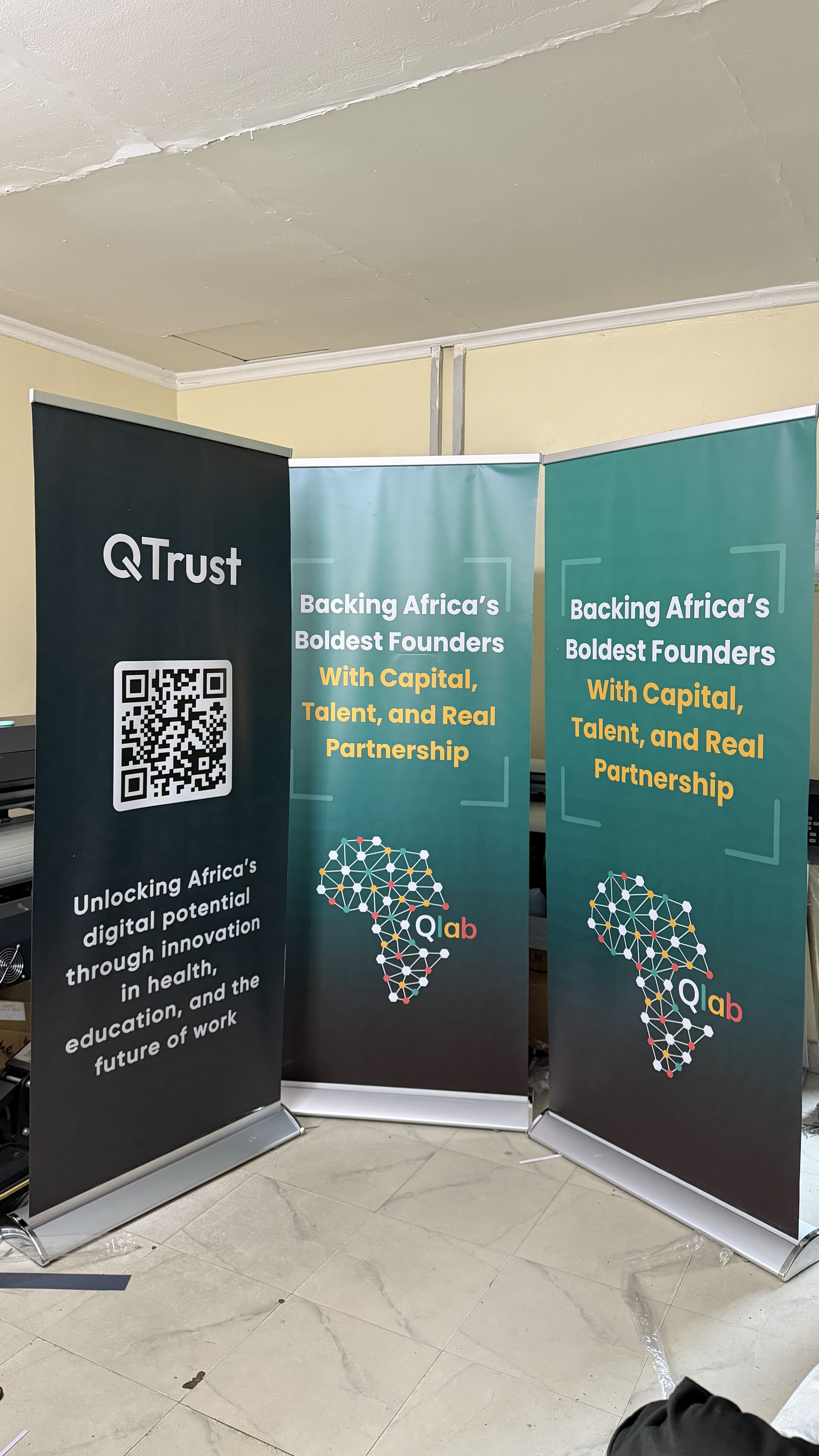 BroadBase Roll Up Banner