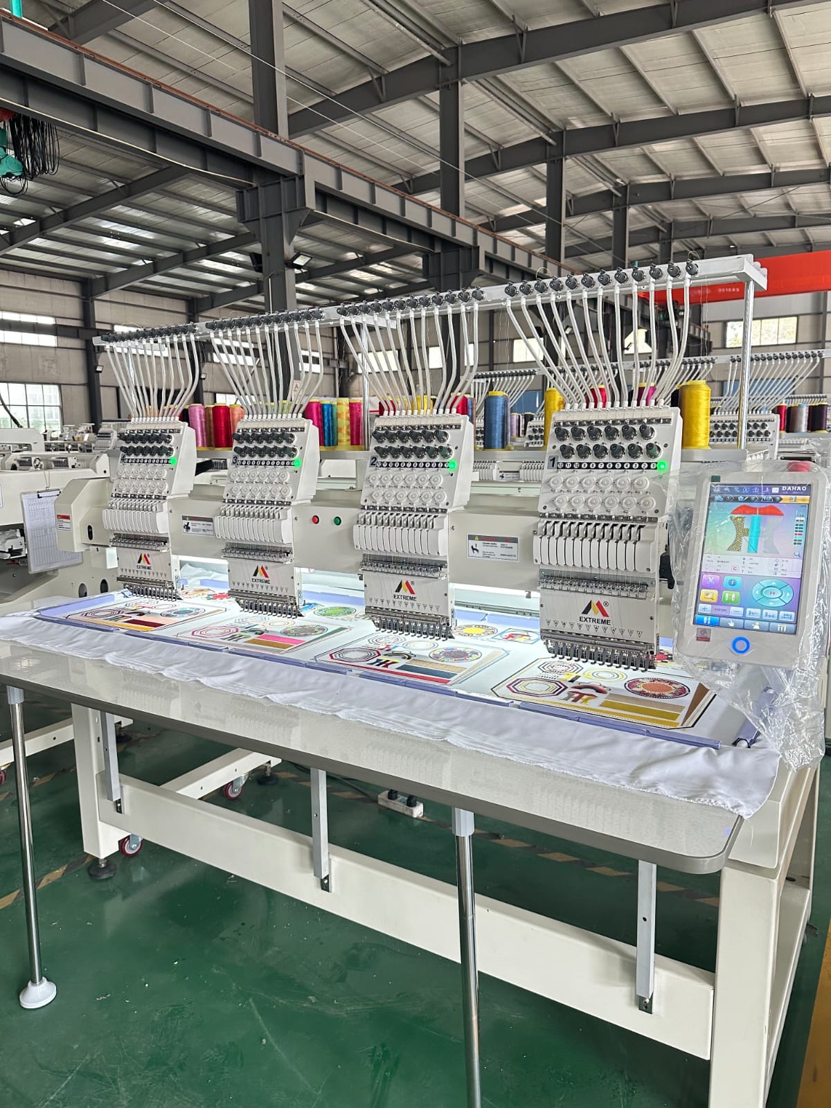 Extreme 4 Heads 12 Needles Embroidery Machine
