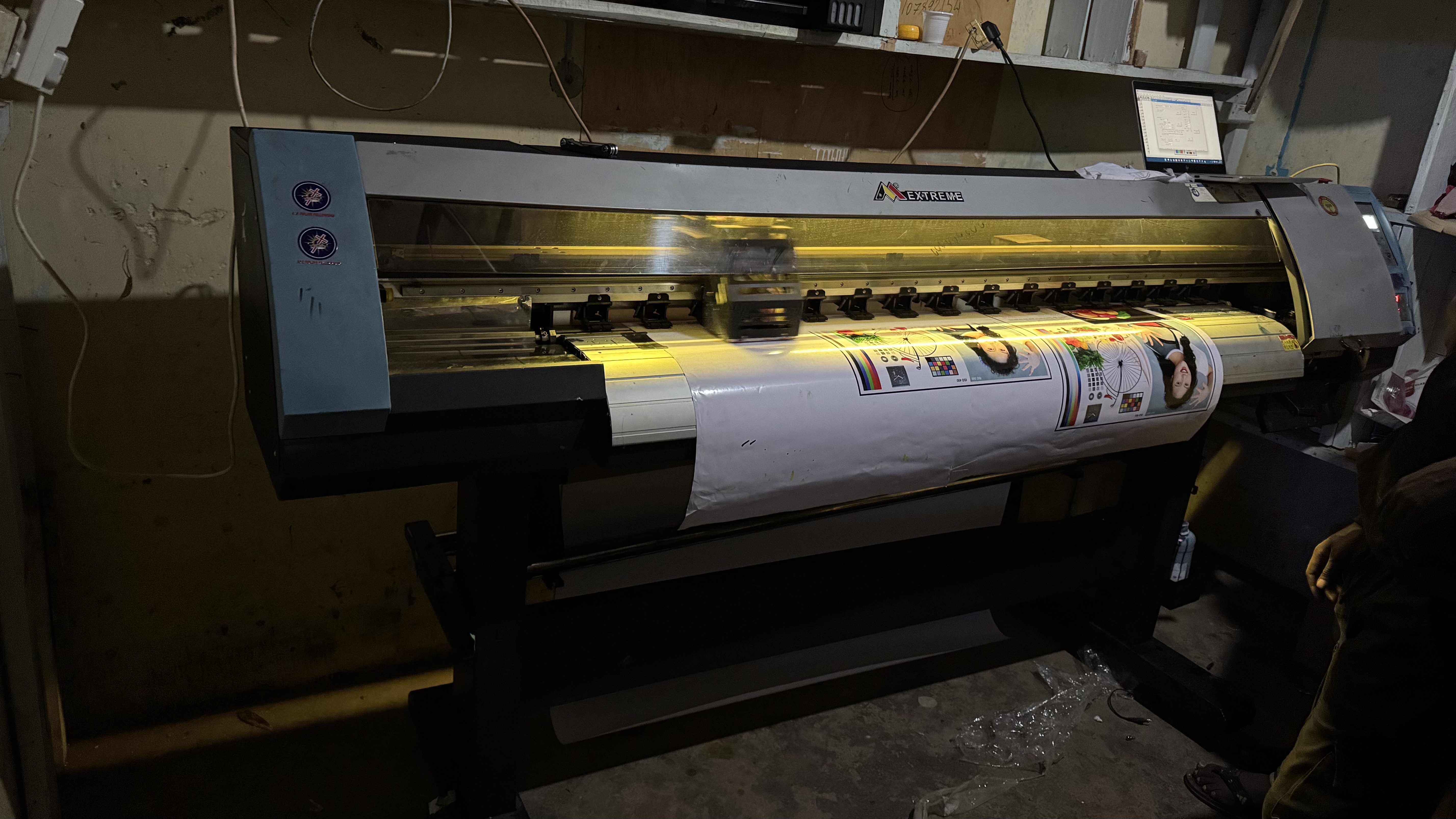 Extreme slightly used 1.7m Eco-Solvent Large format Xp600 Head