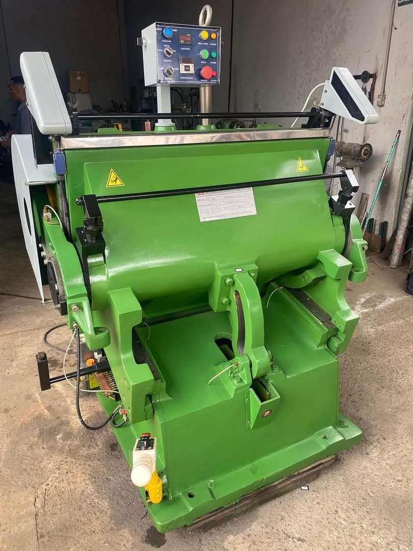 Industrial manual operator-fed die cutting/ hot stamp foiling machine