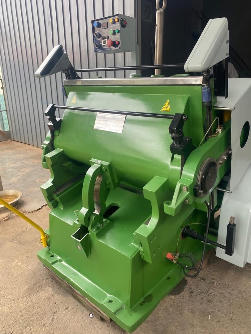 Industrial manual operator-fed die cutting/ hot stamp foiling machine