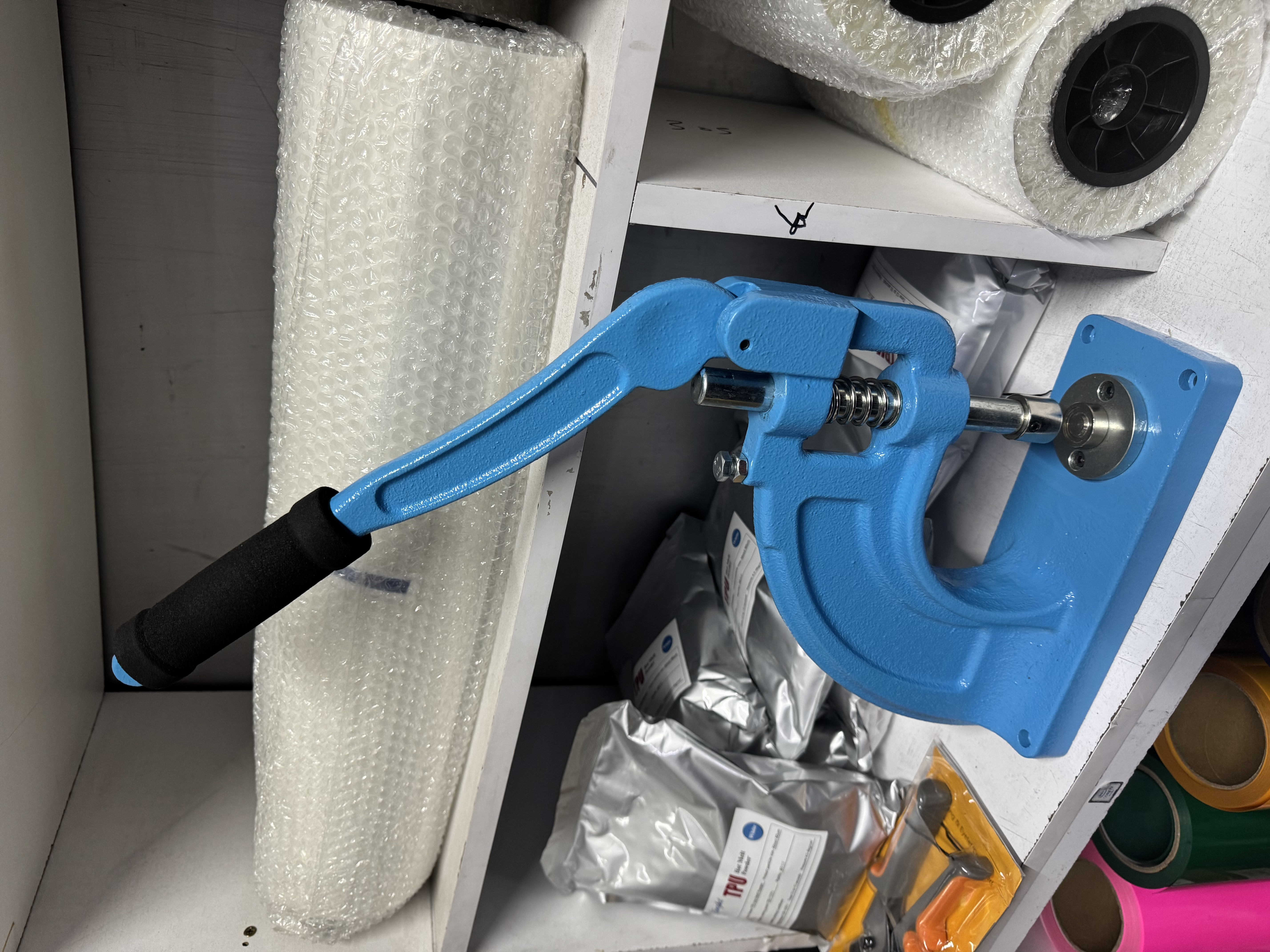 Manual Eyelet punching machine