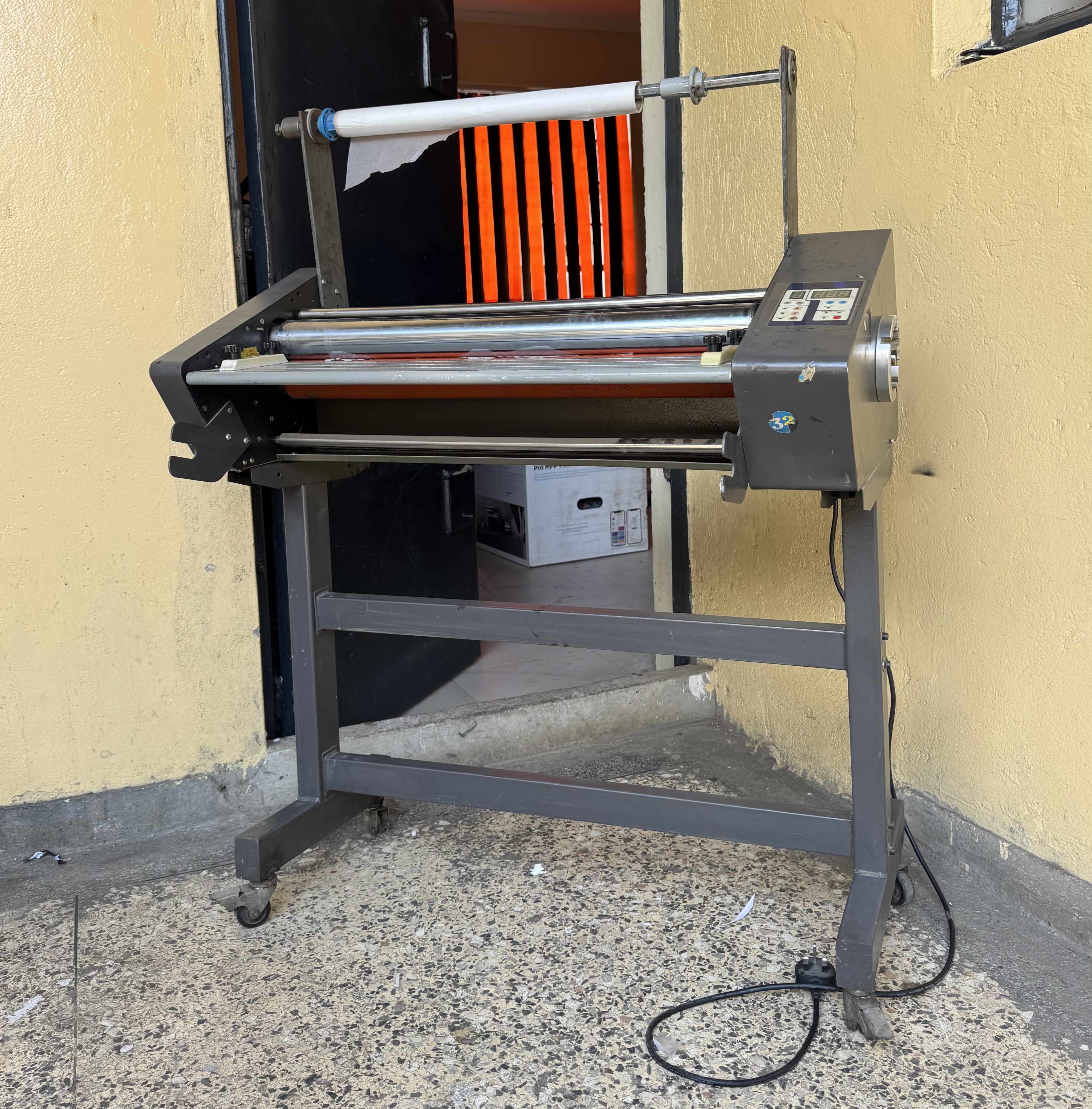 Slightly Used A1 Size (650mm) Digital Hot And Cold Lamination Machine