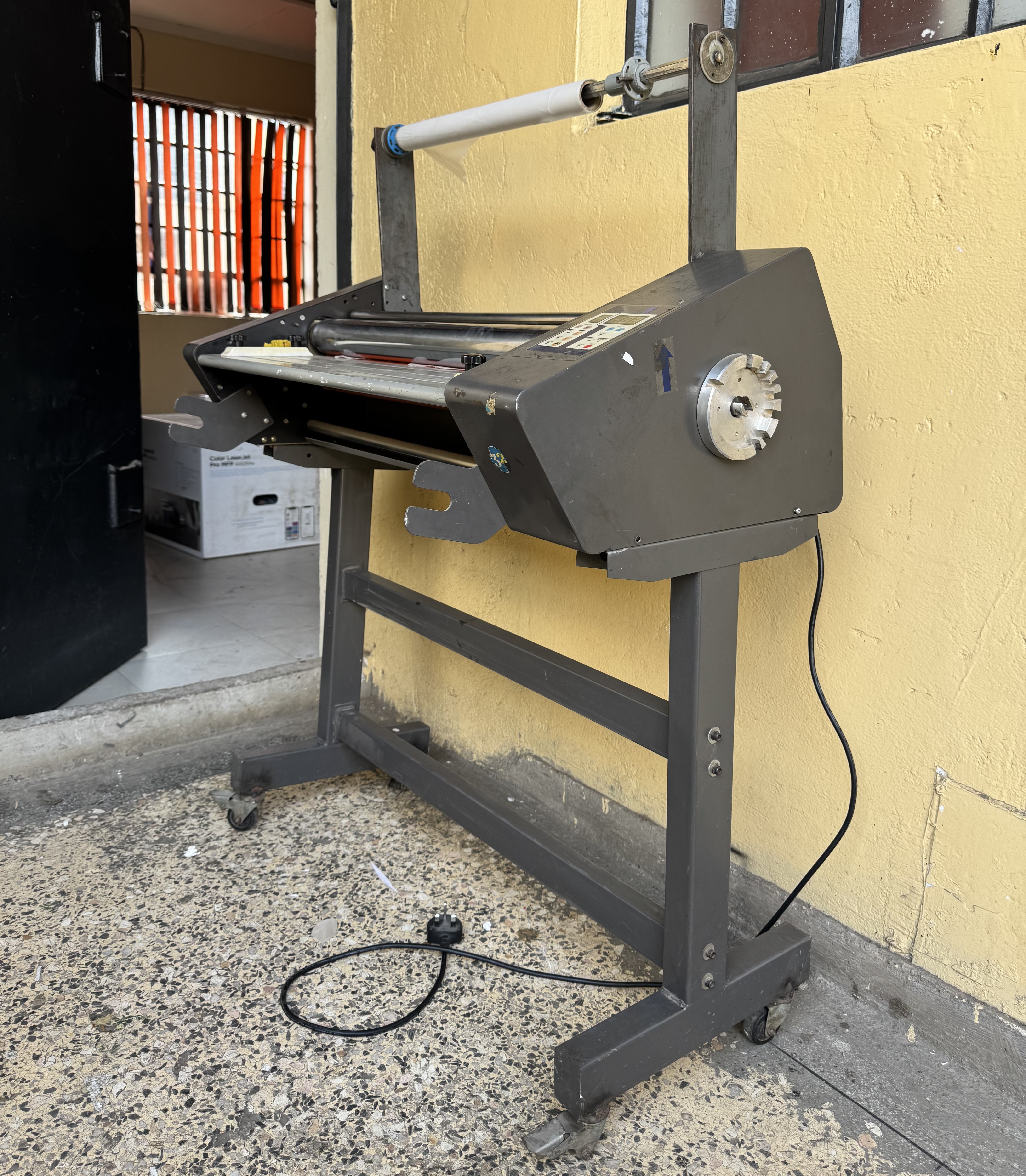 Slightly Used A1 Size (650mm) Digital Hot And Cold Lamination Machine