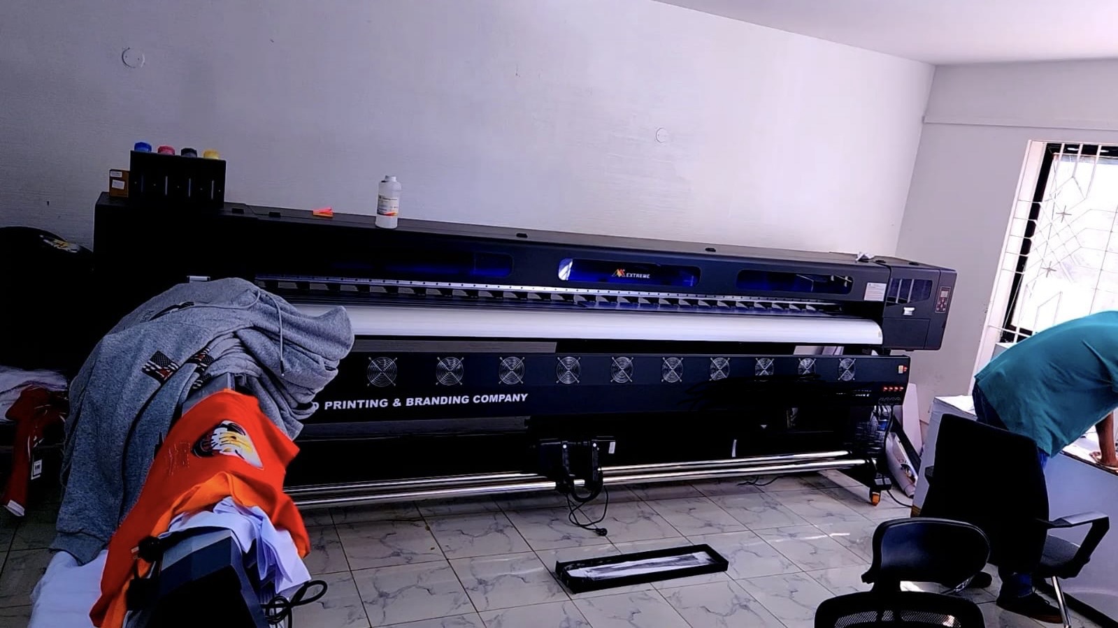 Slightly Used Extreme 3.2m Dual Epson Xp600 Heads Eco-Solvent Large Format Printer