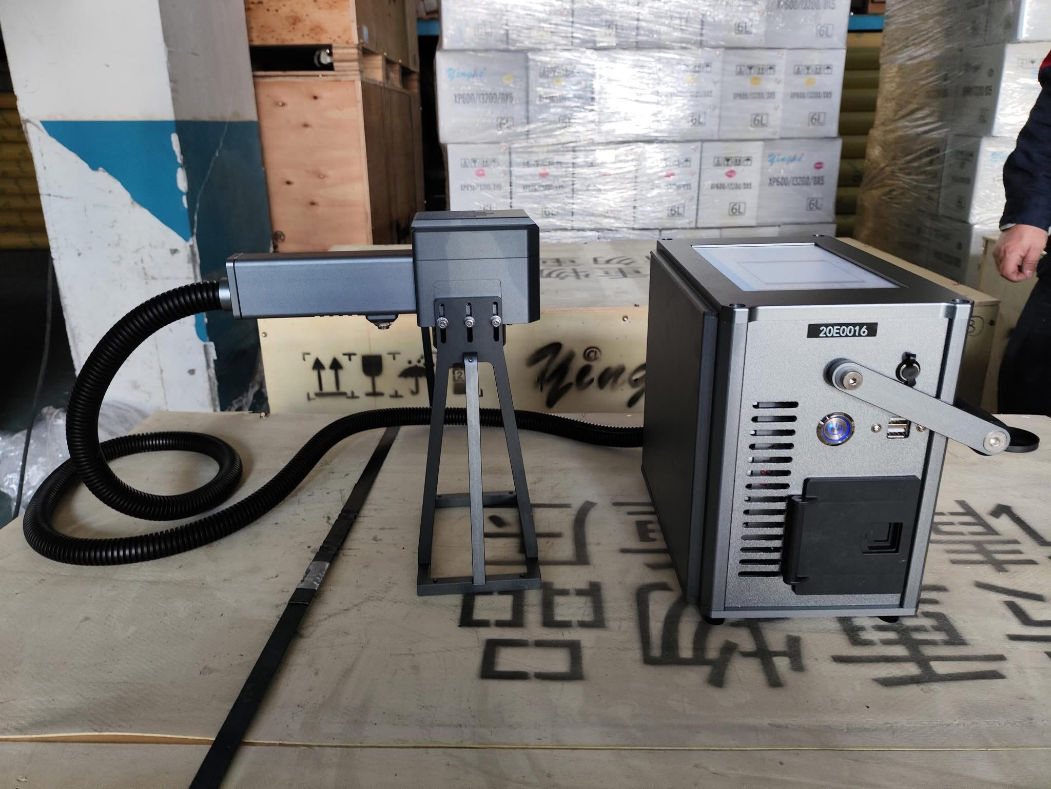 Yinghe 30 watts Portable Fibre Laser Marking Machine