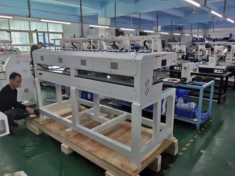 Yinghe 4 Heads 9 Needles Embroidery machine